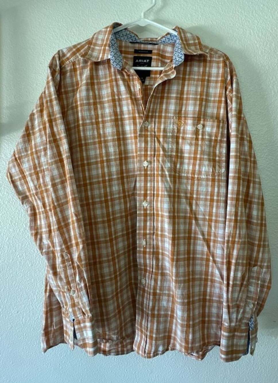 Ariat Men's Medium Plaid Stretch Long Sleeve Button Down Western Cowboy Shirt